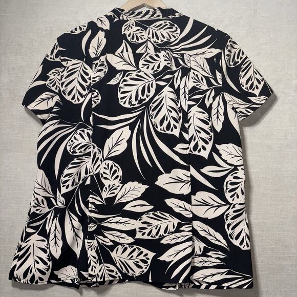 Dana Buchman Womens Short Sleeve Button Top XL Black Beige Leaf Pattern Flowy - Picture 2 of 7